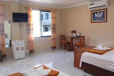 پانسیون Hostal Romy