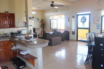 پانسیون Hostal Romy