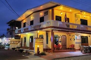 پانسیون Hostal Romy
