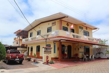 پانسیون Hostal Romy