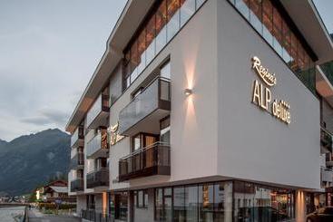 Regina's Alp Deluxe