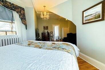 هاستل The Eden Hall Inn
