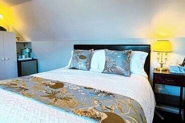 هاستل The Eden Hall Inn