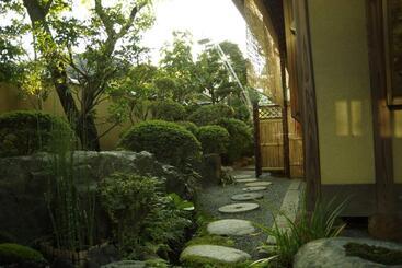 پانسیون 一組限定の貸切空間 Guest House Engiya