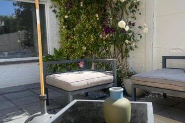 پانسیون Guesthouse Poppies