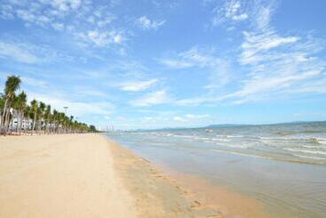 پانسیون Happy Vikings  Beachfront