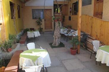 پانسیون Hostal Julia