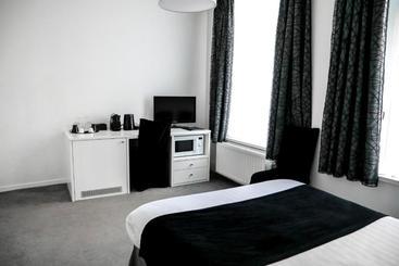 Tracotel Inn