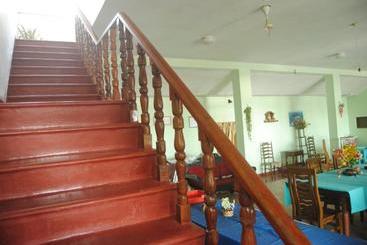 旅馆 Lily Restaurant And Inn