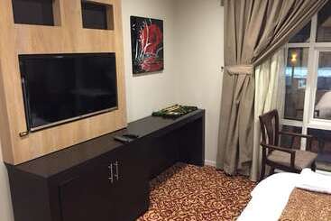 Ashbonh Hotel Suites