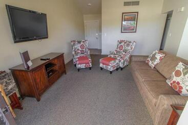 Multi Resorts At Villas At Southgate