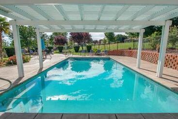 Multi Resorts At Villas At Southgate