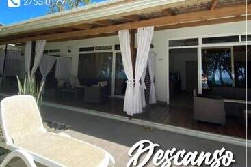 پانسیون Cahuita Inn