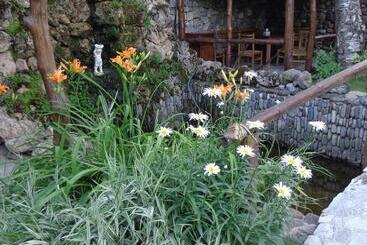 پانسیون Eco Garden