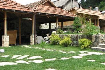 پانسیون Eco Garden