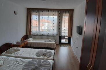 پانسیون Guest House Raffe