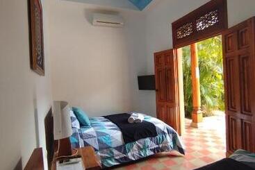 هاستل Backpackers Inn