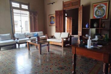 هاستل Backpackers Inn