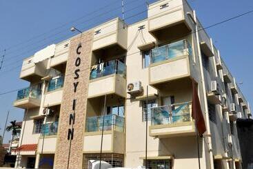 هاستل Cosy Inn