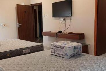 هاستل Cosy Inn
