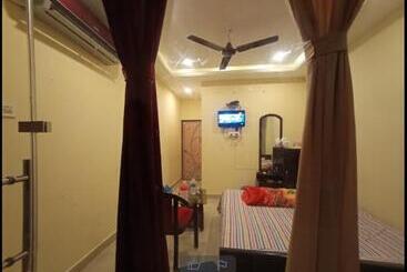 هاستل Cosy Inn
