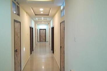 هاستل Cosy Inn