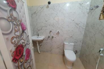 هاستل Cosy Inn