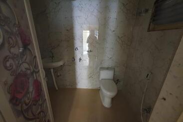 هاستل Cosy Inn