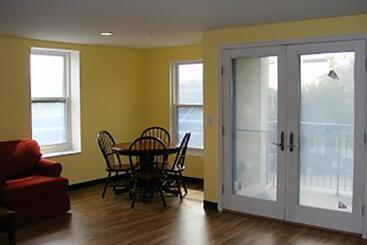 Beach Fantasy Apartment Suites