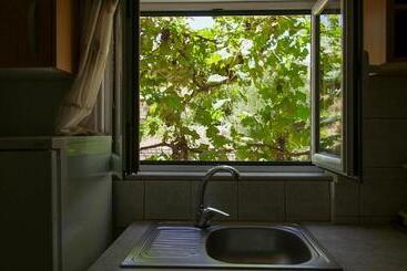 پانسیون Guest House Suga 1