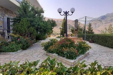پانسیون Guest House Suga 1