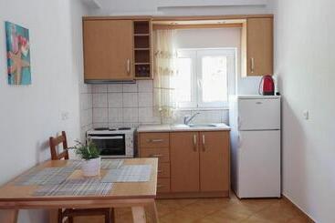 پانسیون Guest House Suga 1