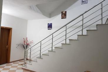 پانسیون Delmar Hotel Apart