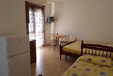 پانسیون Delmar Hotel Apart