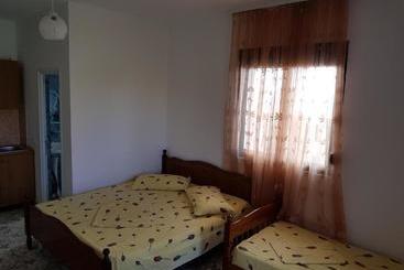 پانسیون Delmar Hotel Apart