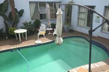 پانسیون Isle La Breeze Guest House