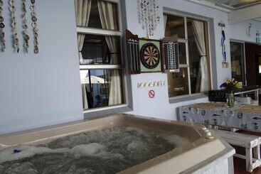 پانسیون Isle La Breeze Guest House