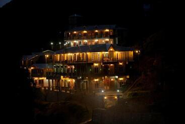 Курорт Ashoka Naini Chalet