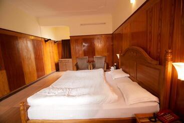 Курорт Ashoka Naini Chalet