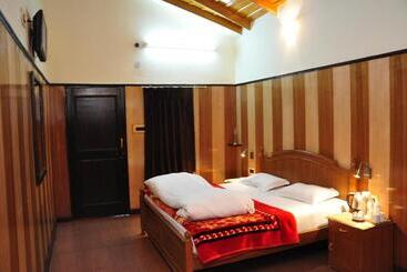 Курорт Ashoka Naini Chalet