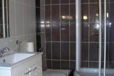 پانسیون Alpesi Apartman Downtown
