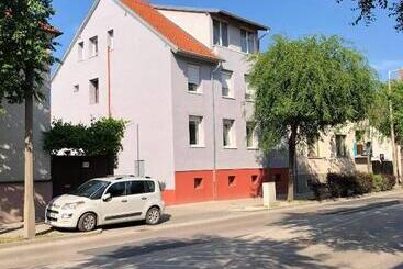 پانسیون Alpesi Apartman Downtown