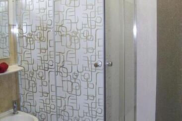 پانسیون Alpesi Apartman Downtown