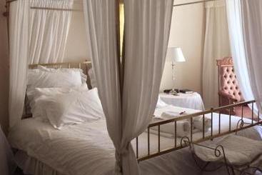 پانسیون Florentia Guest House