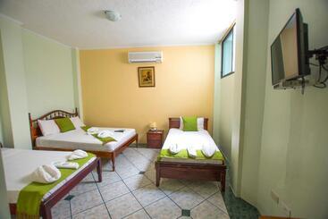 پانسیون Hostal Andry