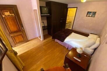 پانسیون Latacunga Hostel