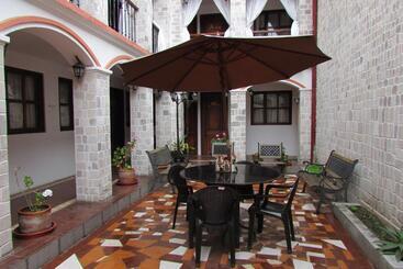 پانسیون Latacunga Hostel
