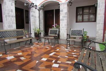پانسیون Latacunga Hostel