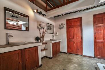 هاستل Pipe House Playa Grande