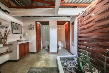 هاستل Pipe House Playa Grande